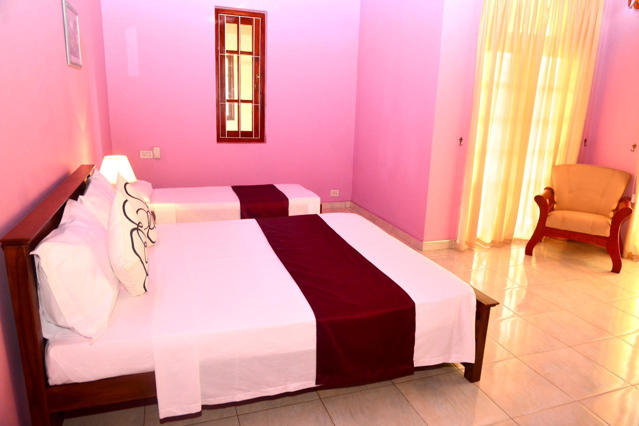 Robi Garden Villa Negombo Exterior photo